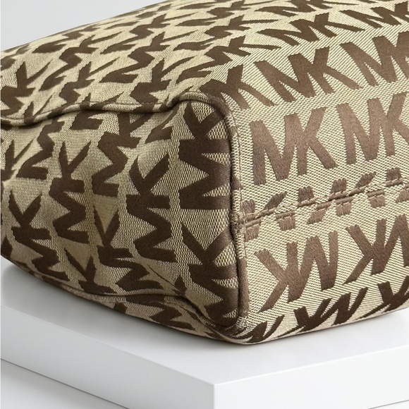 Authentic Michael Kors Signature Tan Pink Tote Bag! - Picture 7 of 14